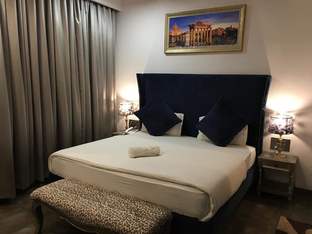 Hotel Posh Чандигарх Экстерьер фото