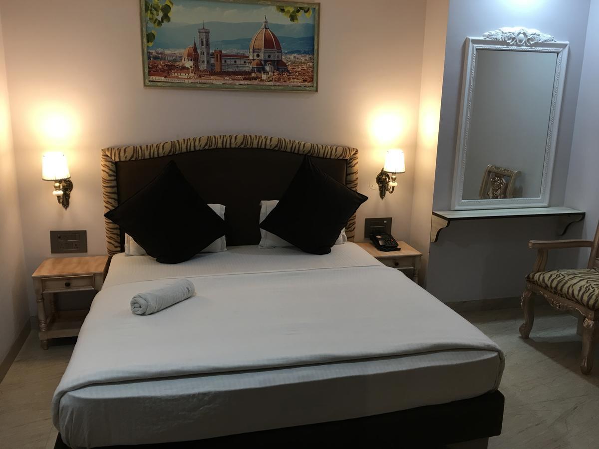 Hotel Posh Чандигарх Экстерьер фото