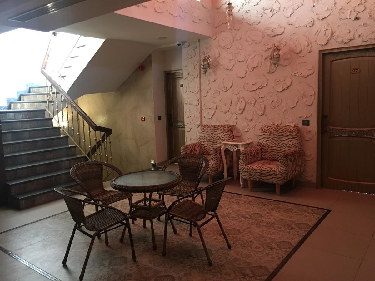Hotel Posh Чандигарх Экстерьер фото