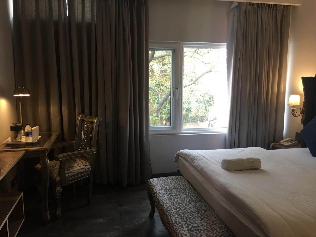 Hotel Posh Чандигарх Экстерьер фото