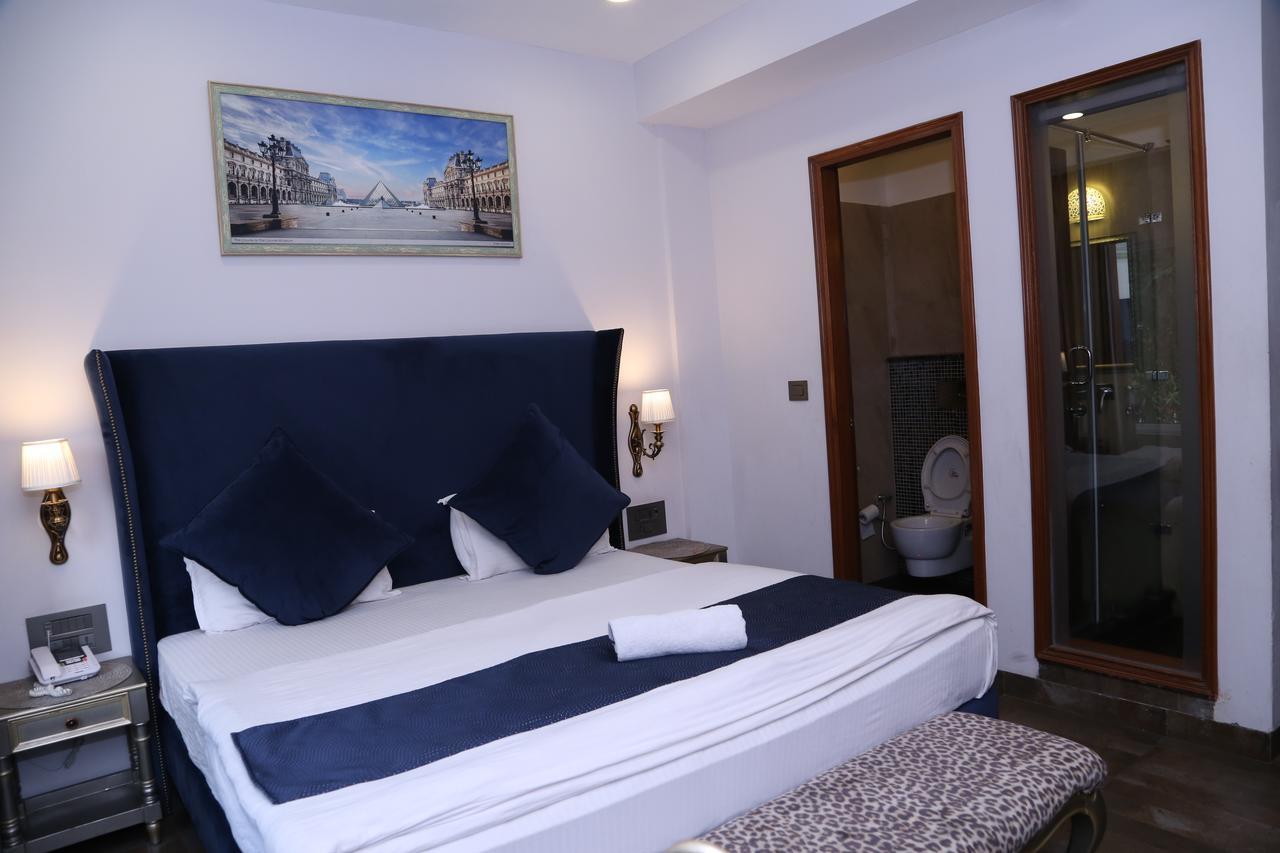 Hotel Posh Чандигарх Экстерьер фото