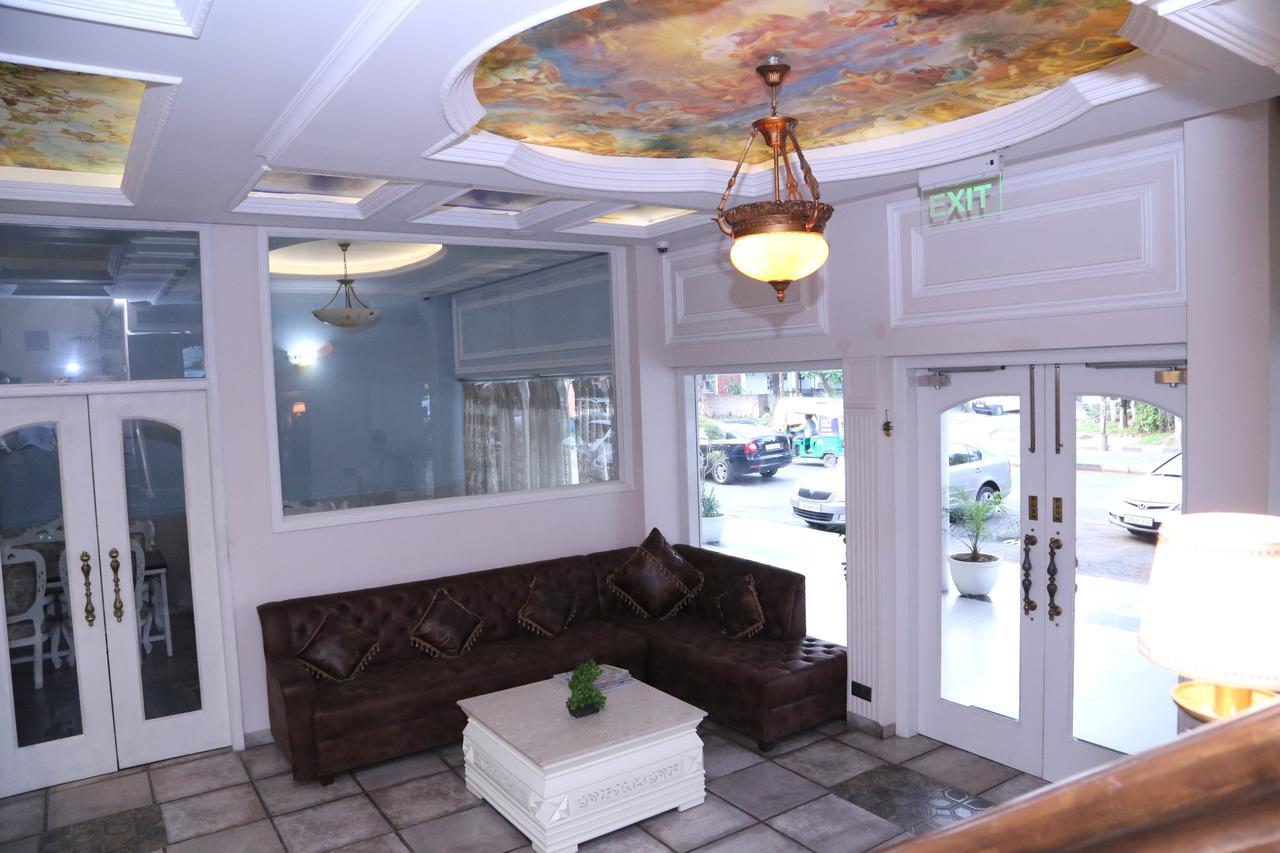 Hotel Posh Чандигарх Экстерьер фото